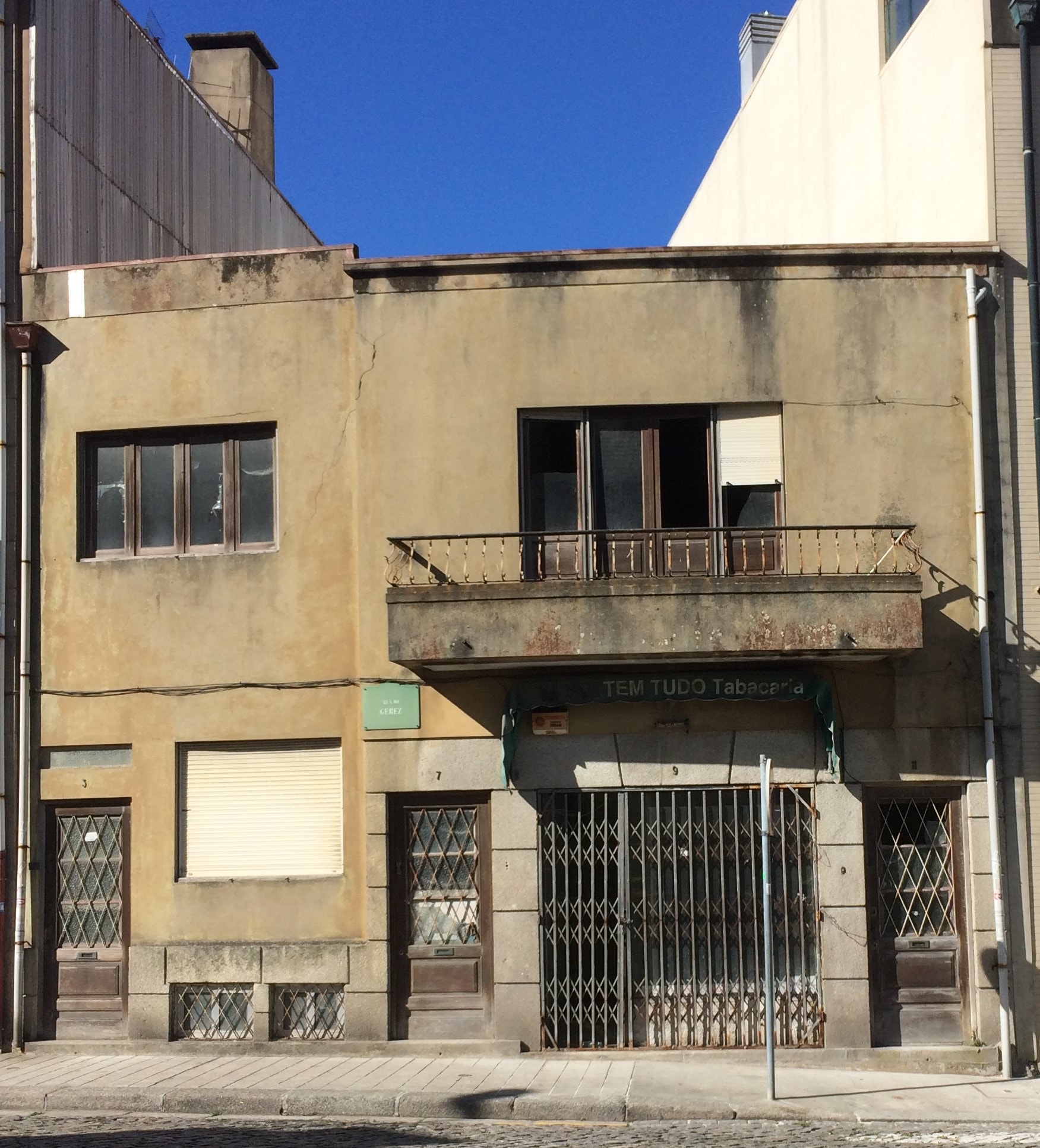 Reabilitação e alteração de edifício - Rua do Geres - Porto - Image 5